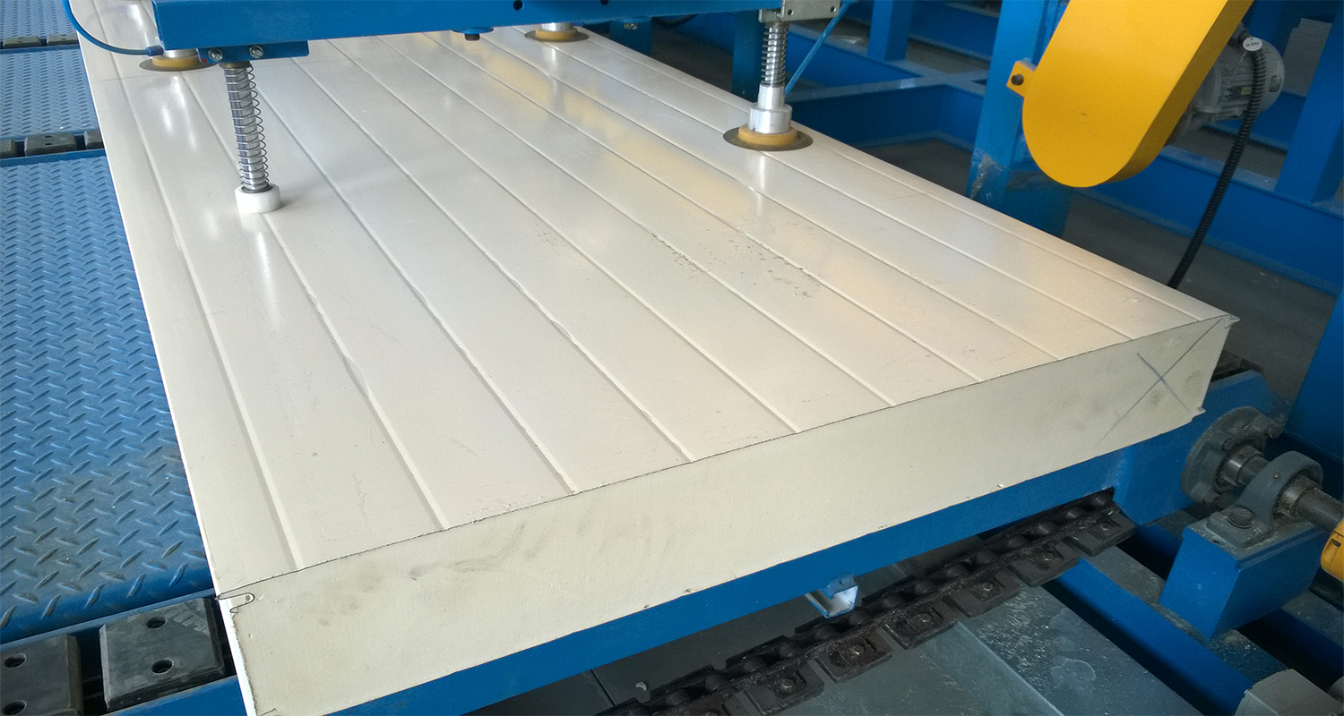 Производство сэндвич-панелей из минваты шириной 1000 мм